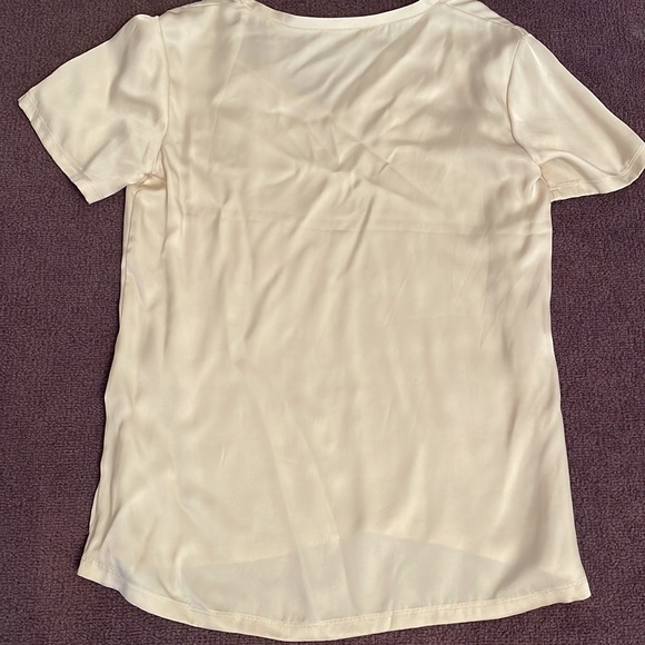 Designer Theory 100%  Skilk short sleeve top, size S, V neck, Off White color - Picture 2 of 7